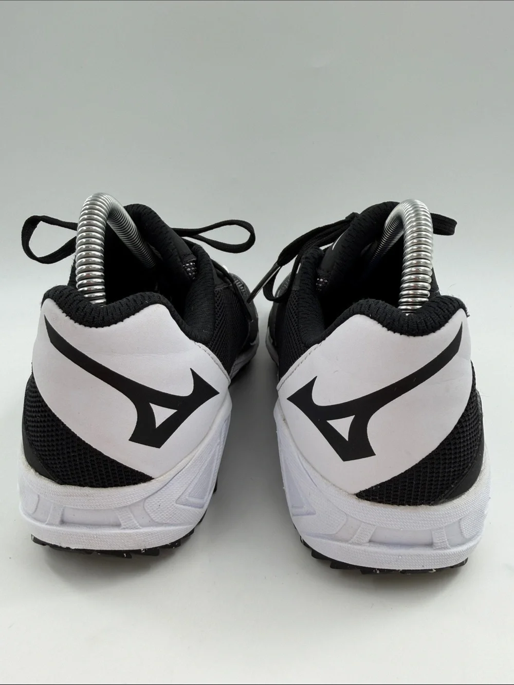 Mizuno Women's Dominant All Surface Low Turf Athletic Shoe Size 8.0